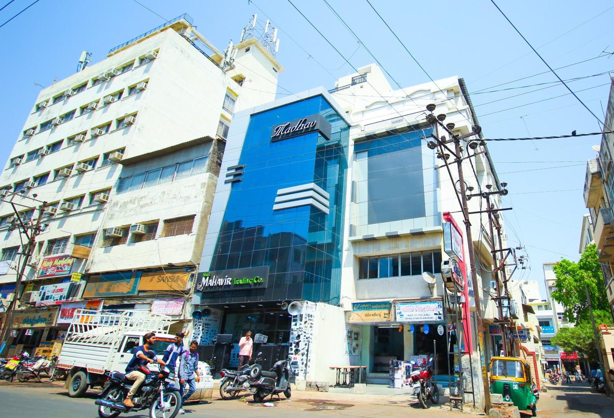 Hotel Upasana Rajkot Eksteriør billede