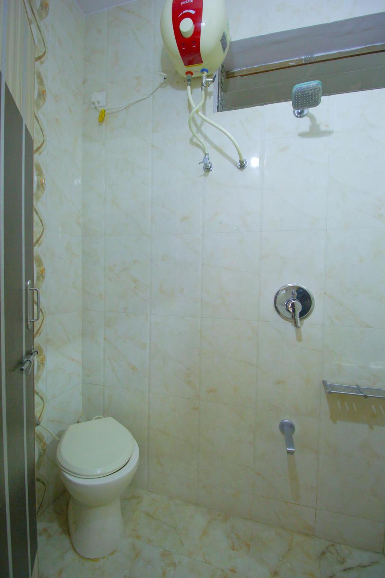 Hotel Upasana Rajkot Eksteriør billede