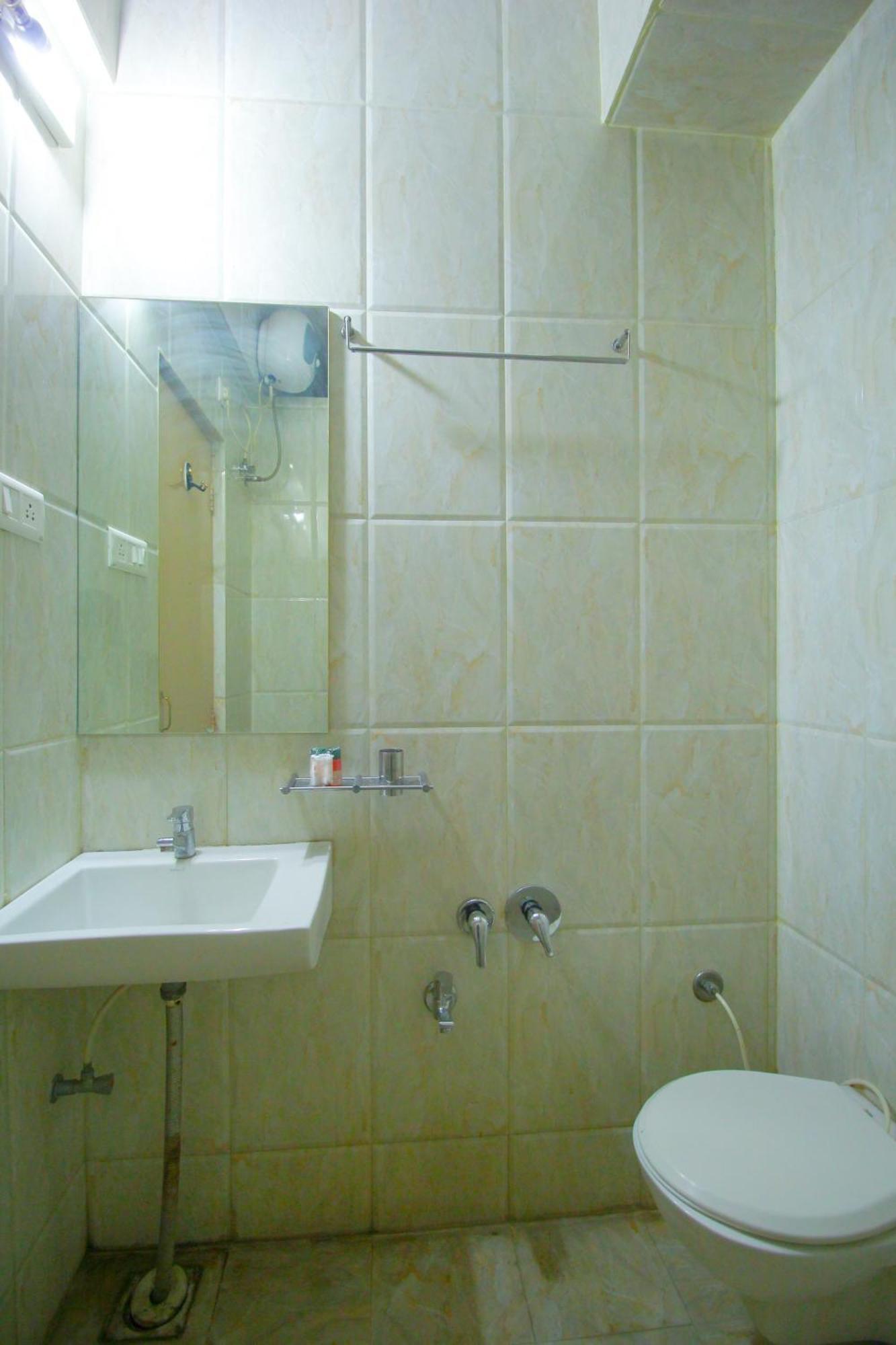 Hotel Upasana Rajkot Eksteriør billede