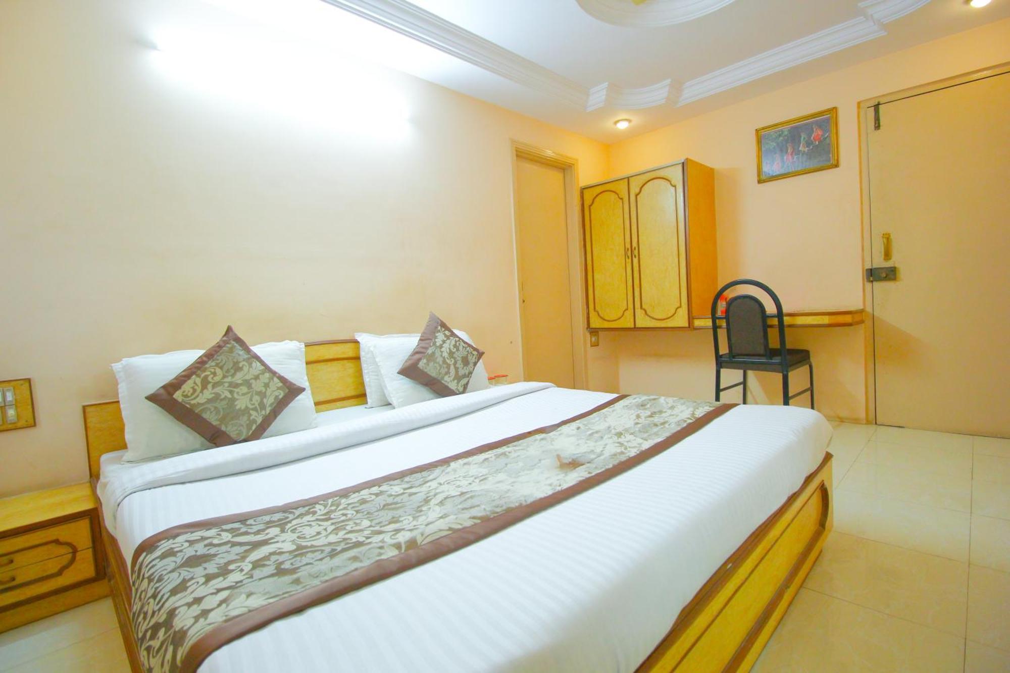 Hotel Upasana Rajkot Eksteriør billede