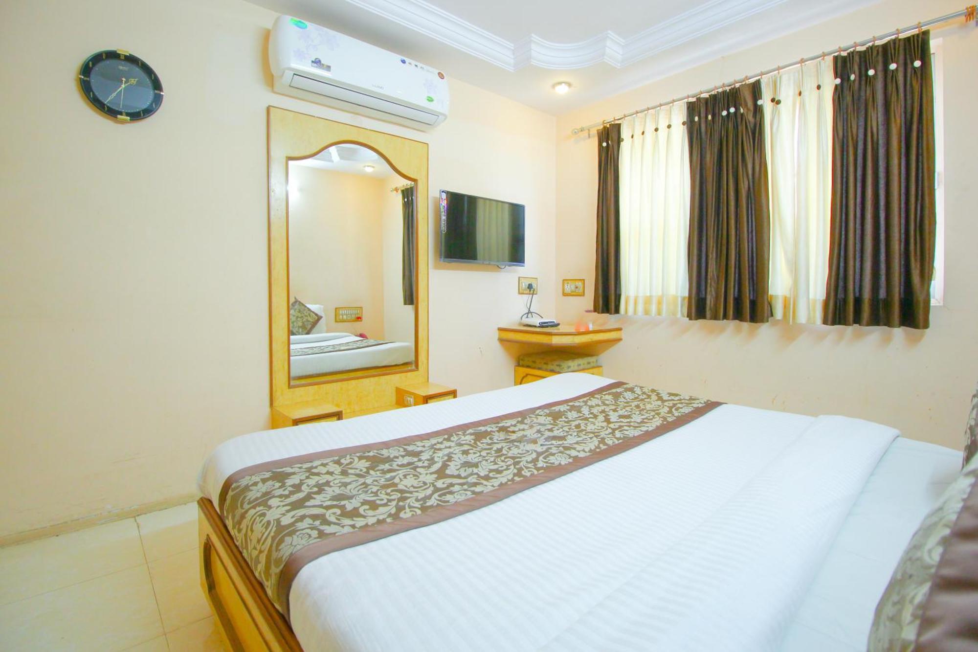 Hotel Upasana Rajkot Eksteriør billede
