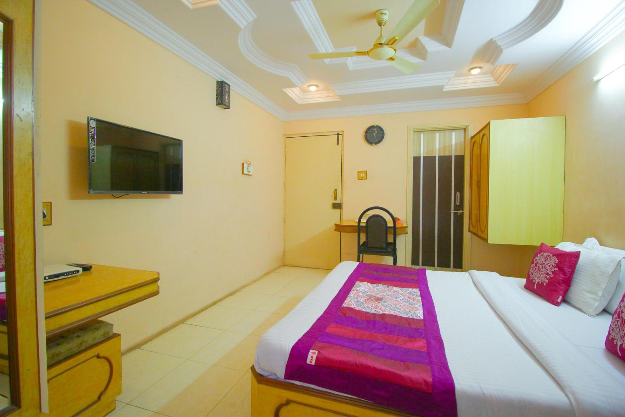 Hotel Upasana Rajkot Eksteriør billede